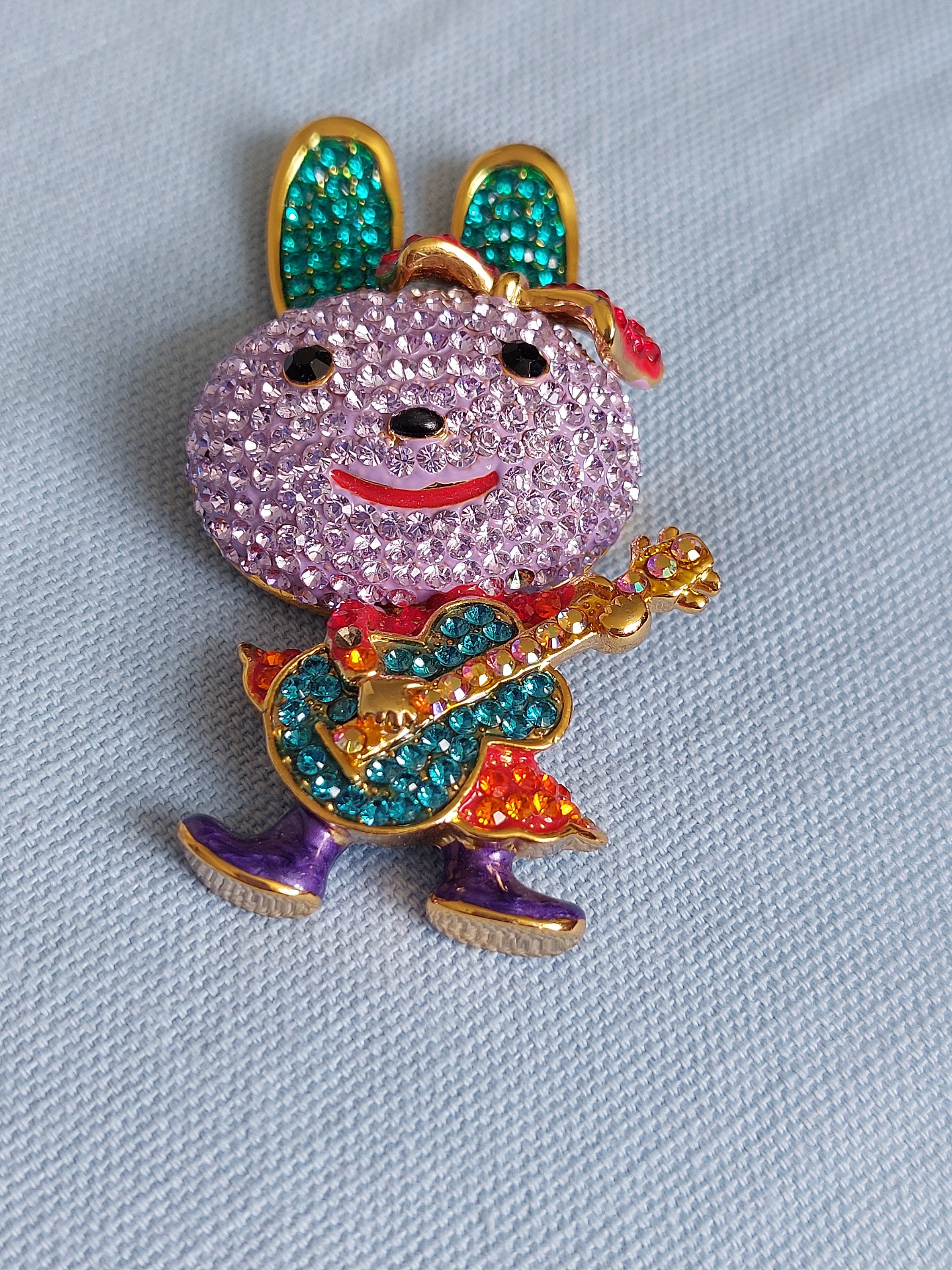 Butler & Wilson Brooches 2025 | www.urbag.ws