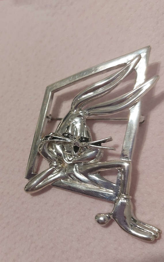 Warner Bros. Bugs Bunny brooch. Collectable and ve