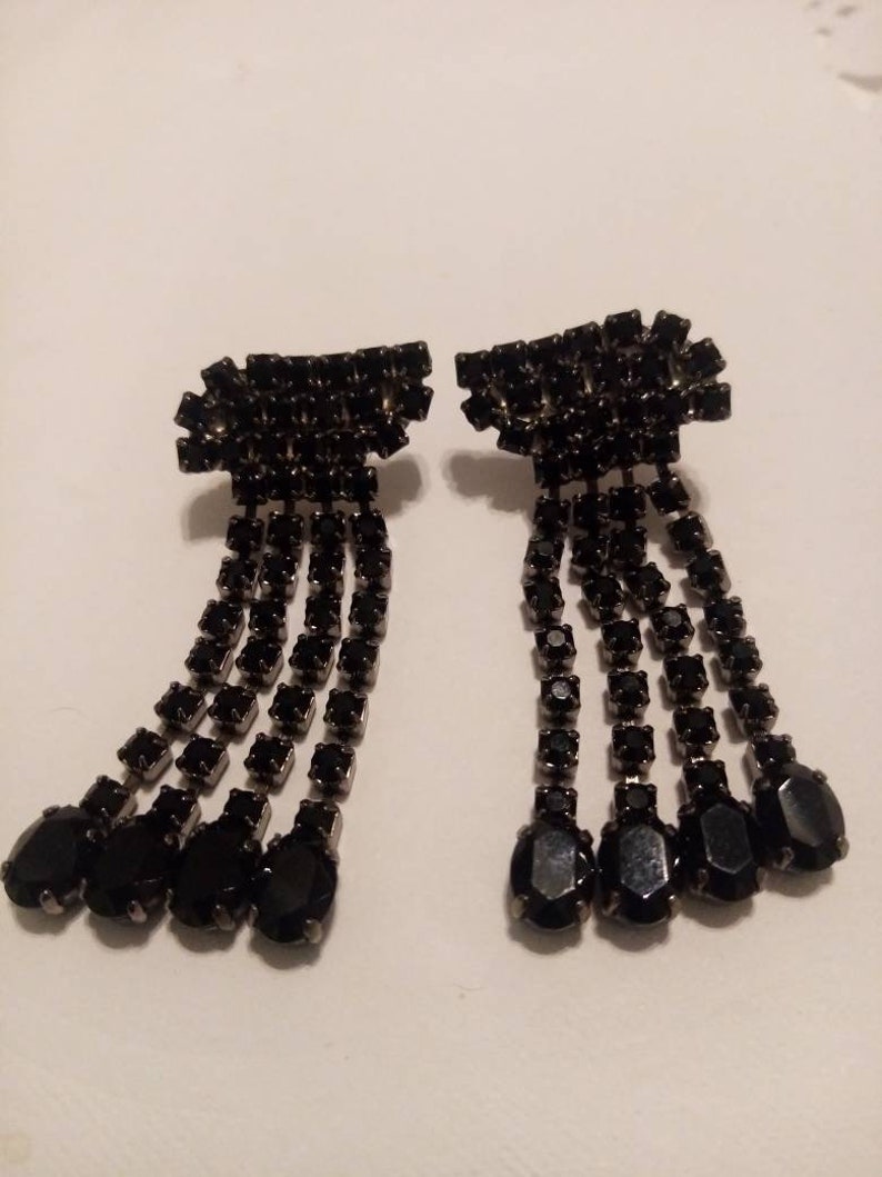 Vintage black rhinstone NECKLACE with MATCHING chandelier EARINGS .