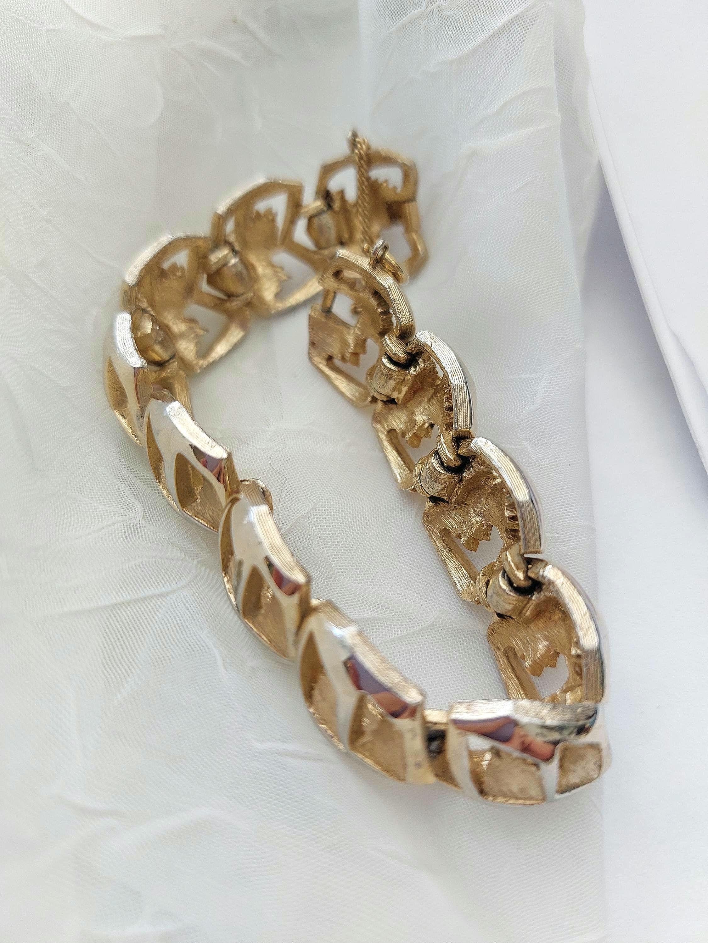 Vintage Trifari Bracelet - Etsy