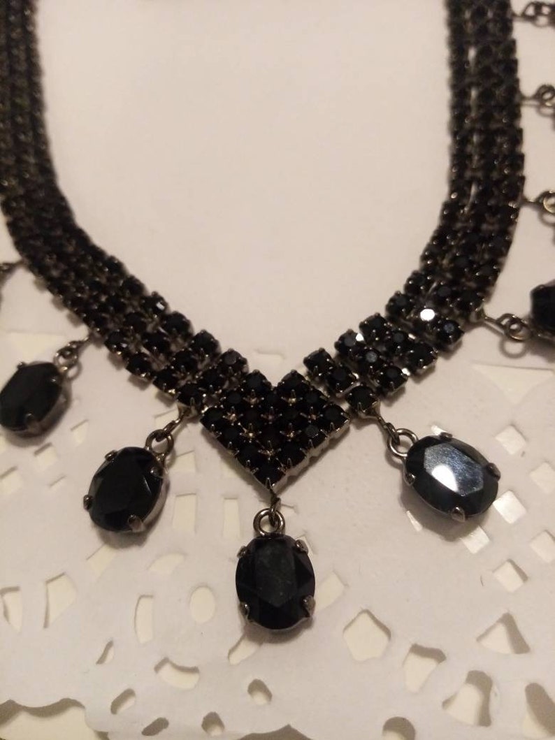 Vintage black rhinstone NECKLACE with MATCHING chandelier EARINGS .