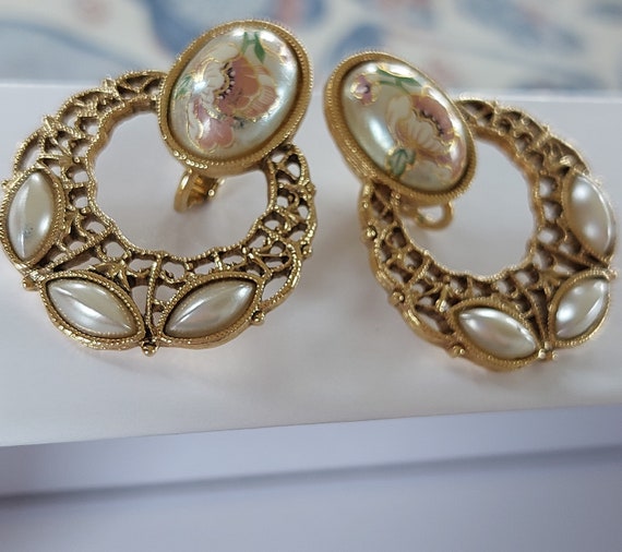 Vintage filigree clip on earrings unique and styl… - image 1