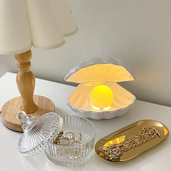 Shell jewelry tray table lamp (2 Color) / Clam shell decorative lamp / Ceramic pearl mini lamp / Mid century art decor style light