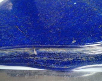 1755グラム ロイヤルブルー ラピスラズリ原石：彫刻・研磨された宝石