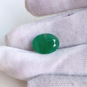 Big size 8.50 Vivid Green Emerald oval zambian Emerald top quality fine pcs Old mine gunas mine muzo green emrald