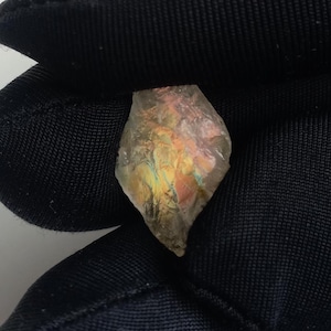 原石レインボームーンストーン 8.25カラット ジュエリー用 母の日ギフト