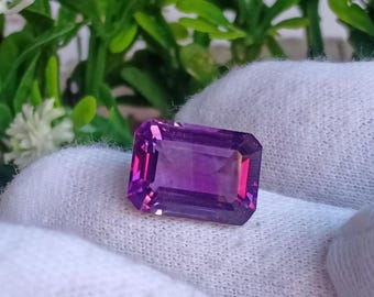 Natural Red Purple Amethyst: 7.50 Ct Octagon Gemstone