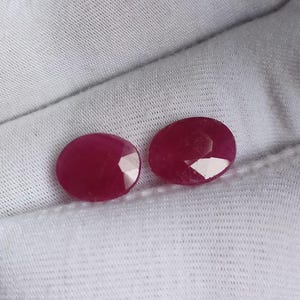 5.50 Carat Natural Red Ruby: Mozambique Oval Faceted Gemstone