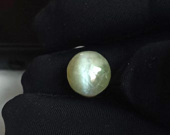 Sri Lankan Chrysoberyl Cat's Eye Gemstone: 9.25 Carat Oval Cabochon