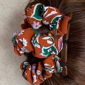 Hairgem ‘Auburn Flowers’  Material Hair Clips, Double Hair Combs, French Twist Holder, Bun Maker, Ponytail, Strong Combs & elastic