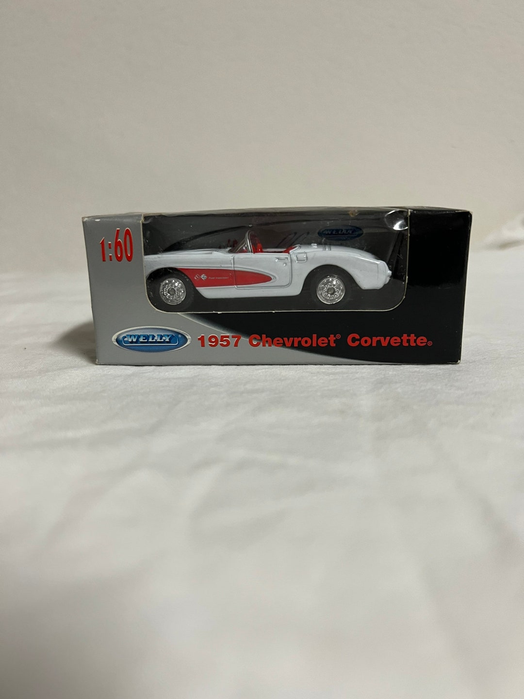 1:60 Scale Welly 1957 Chevrolet Corvette Vintage Diecast Car