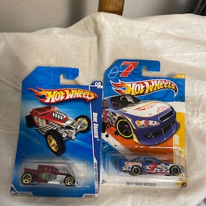 Vintage hot wheels 2 cars