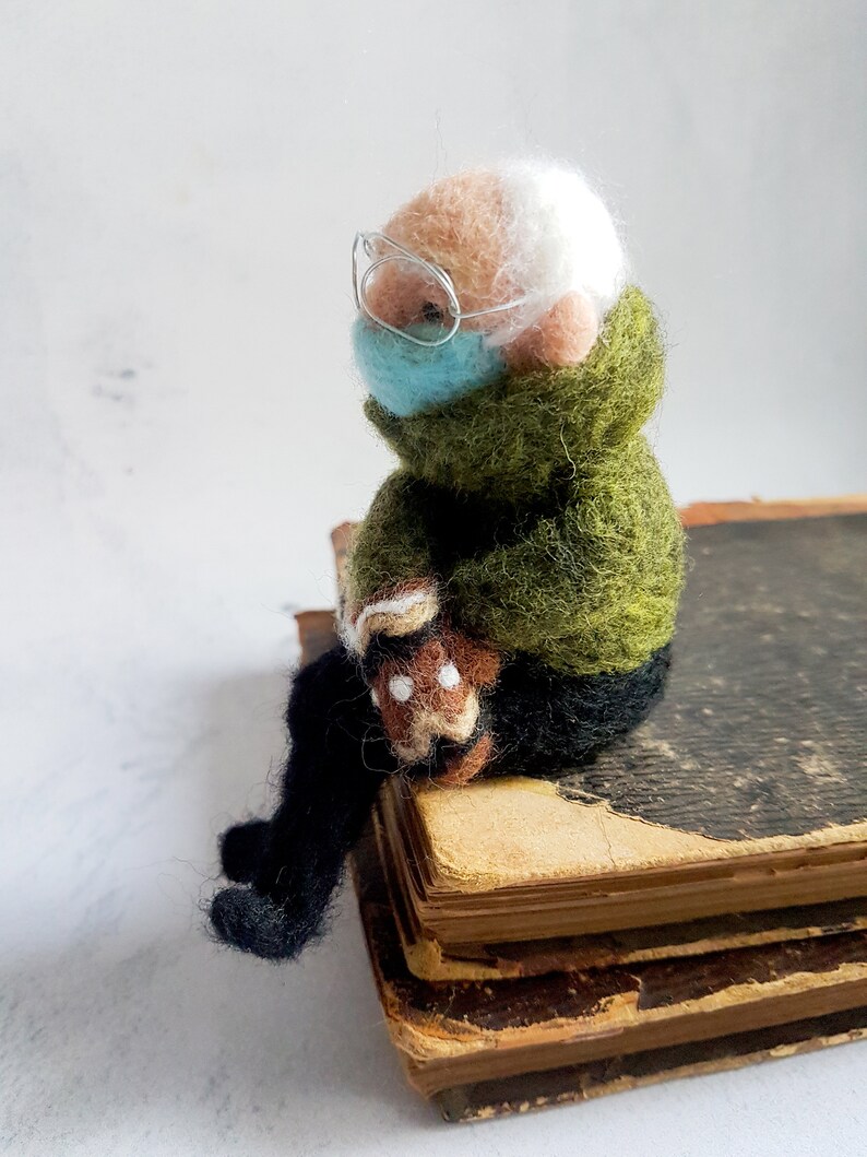 Bernie Sanders Mittens doll Inauguration Day Meme doll Small shelf decorations Grumpy chic Political doll needle felt image 3