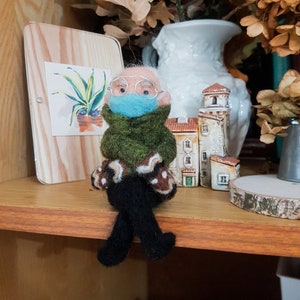 Bernie Sanders Mittens doll Inauguration Day Meme doll Small shelf decorations Grumpy chic Political doll needle felt image 7