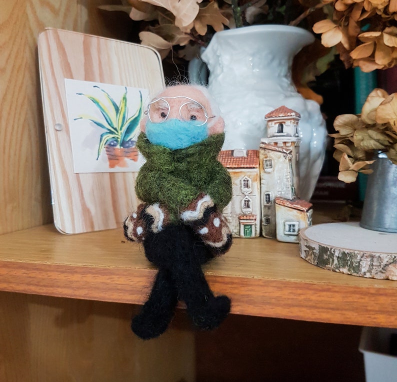 Bernie Sanders Mittens doll Inauguration Day Meme doll Small shelf decorations Grumpy chic Political doll needle felt image 7