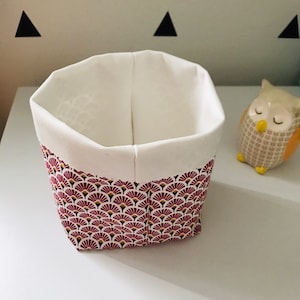 Vinröd solfjäderformad tygkorg