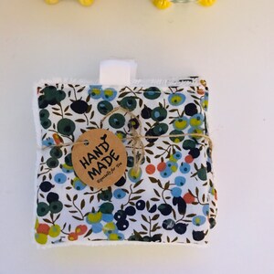 Set of 5 green and blue flowers makeup remover wipes