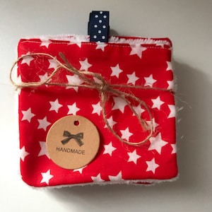 Set of 5 red star makeup remover wipes