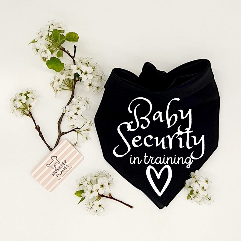 Dog Pregnancy Announcement, Baby Security In Traning, Dog Baby Announcement, Pregnancy Announcement, Pregnancy Reveal Dog Bandana Black