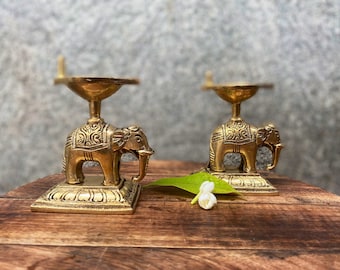 4 inch Brass Elephant lamp  Vilakku or Traditional Oil Lamp (Set of 2, Brass Pooja Lamp, Diya for Pooja, Brass Diya, Brass Vilakku)