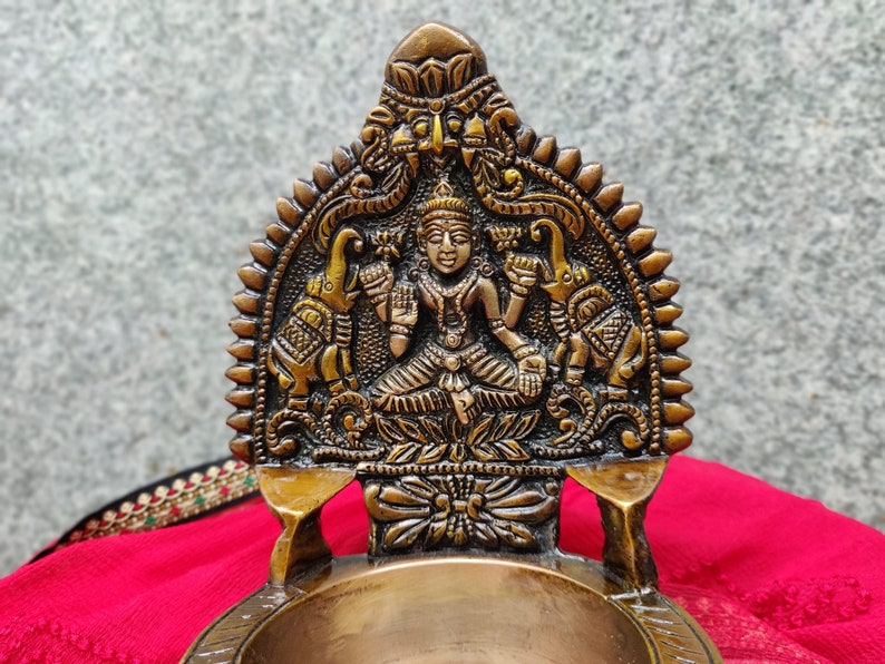 100ml Brass Antique Style Gaja lakshmi Vilakku Kamakshi Oil Lamp, Diya for Pooja, Kamatchi Vilakku, Brass lamp image 9