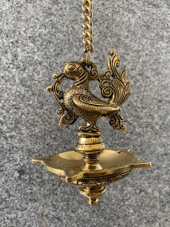Hanging on sale lamp brass