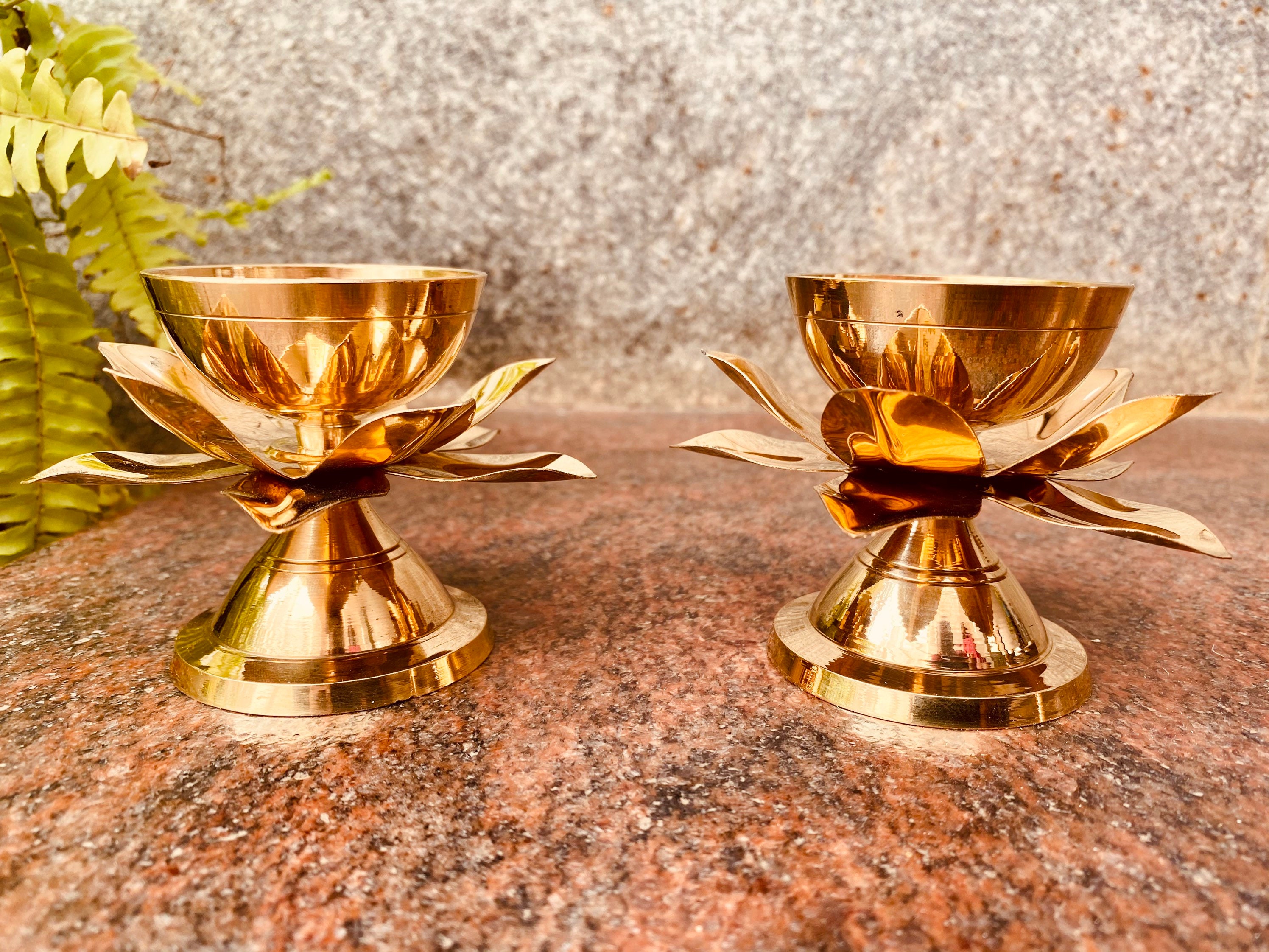 Small Brass Lotus Lamp or Lotus Diya (oil Diya, Agal Vilakku
