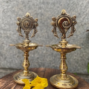 9 inch Brass Perumal Sangu Chakra Kuthu Vilakku or Vishnu Deepam (Oil Lamp, Vilakku, Diya, Religious Oil Lamp, Brass Lamp, Set of 2 lamps)