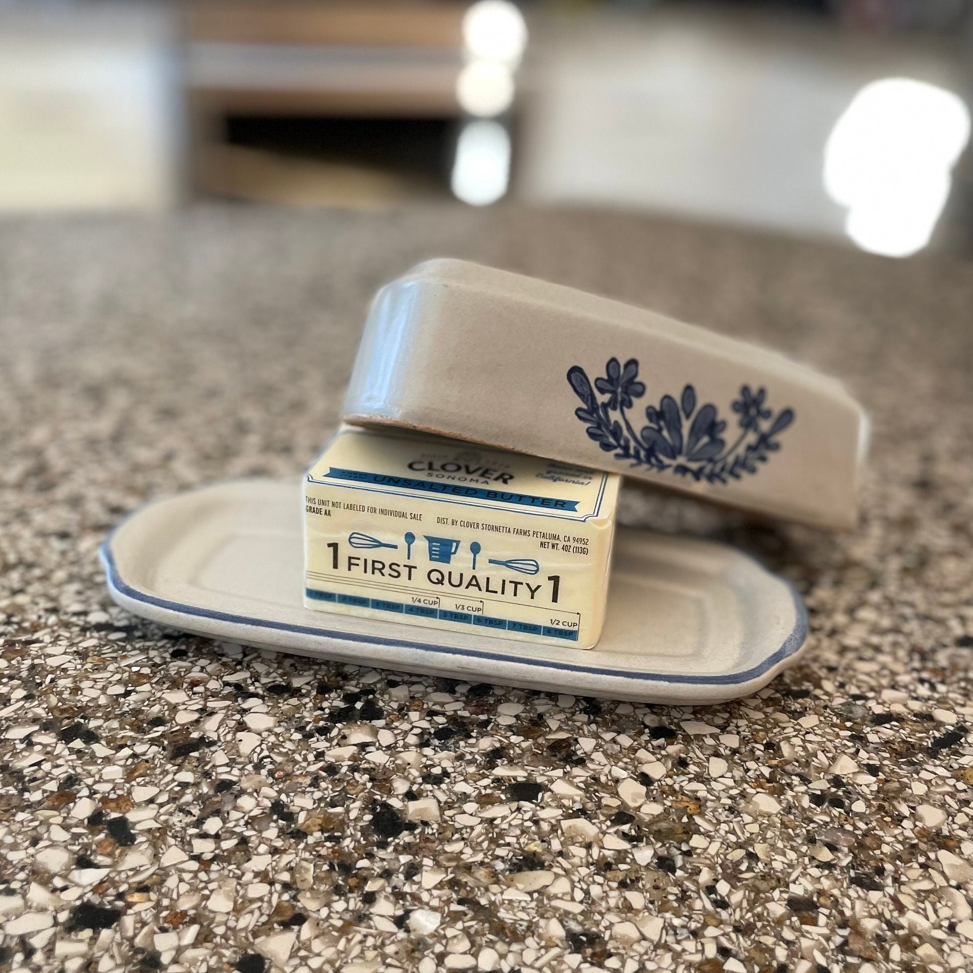 Vintage Yorktowne USA 1/4lb Covered Butter Dish by