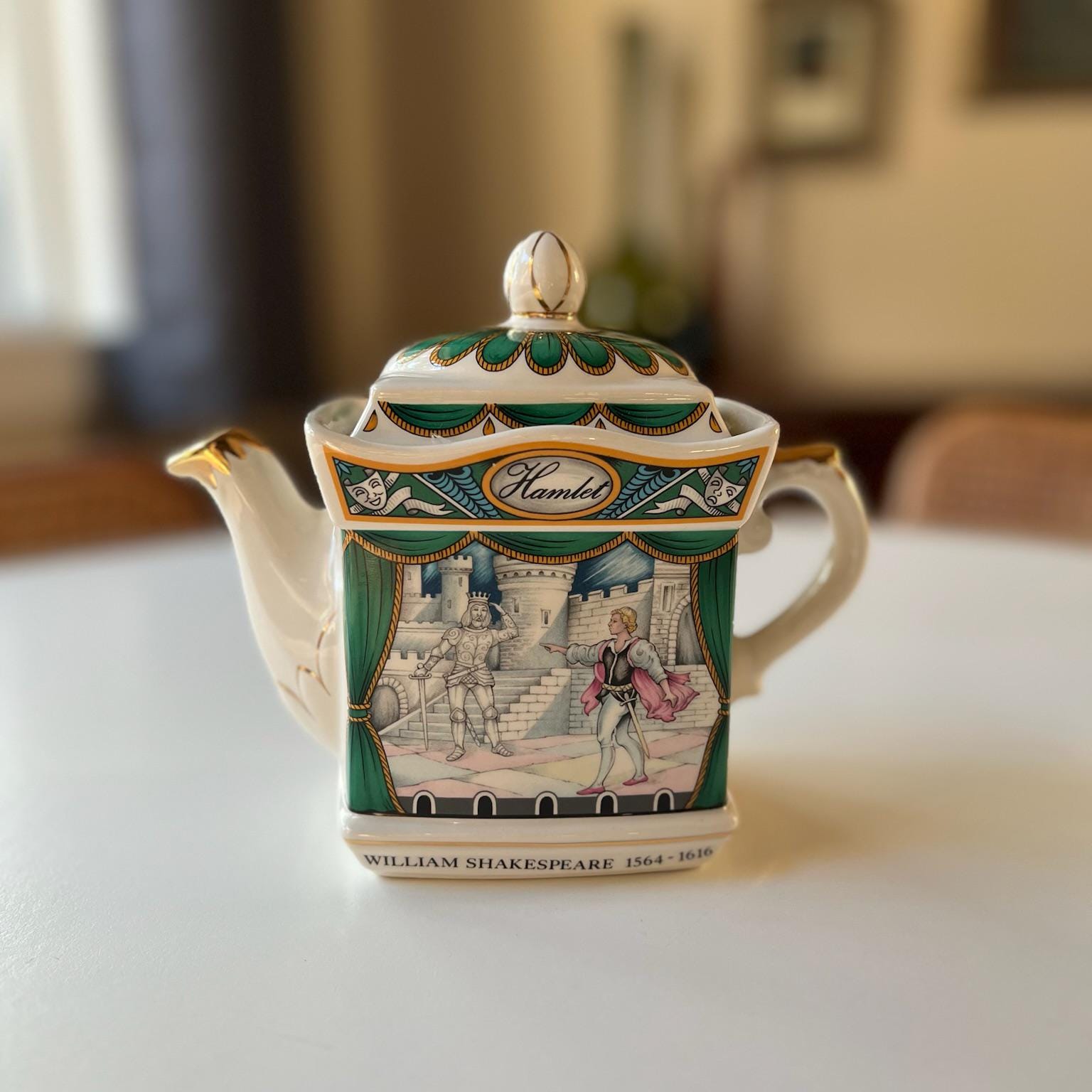 Vintage William Shakespeare Hamlet 2 Cup Teapot by Sadler