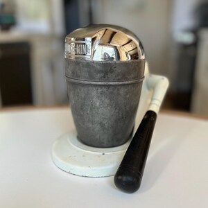 Art Deco White Juice-king Juicer Model JK-35 by National Chicago