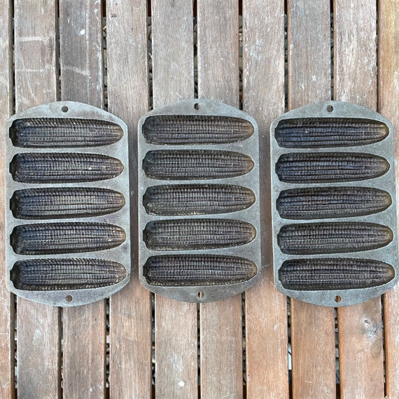  Lodge Cast Iron 2 Piece Muffin Pan Set: Home & Kitchen