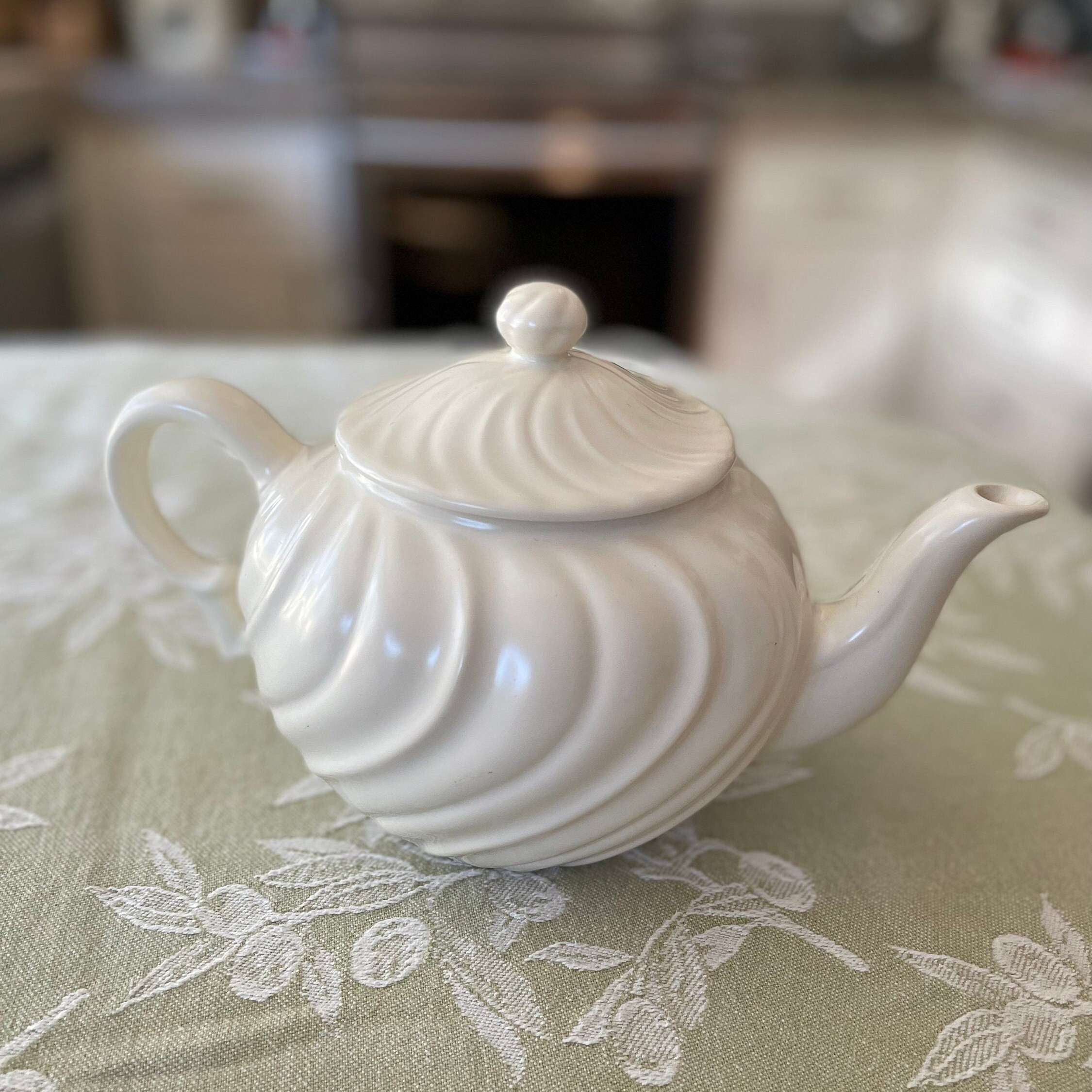 Xiao Bai's Modern Angular White Glazed Porcelain Teapot, 150 ml