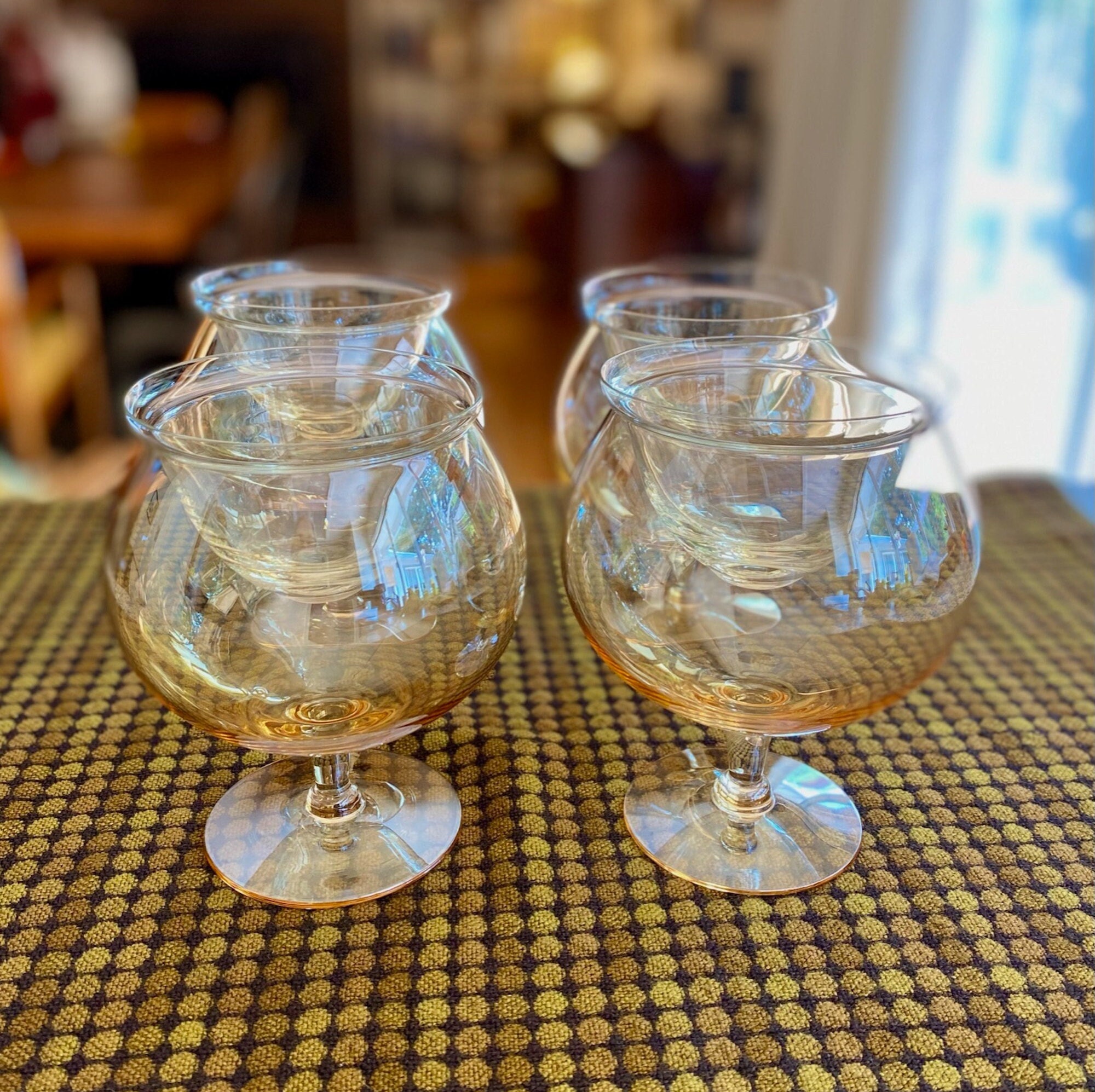 Set of 4 Bubble Iridescent Seafood Cocktail & Liner Glasses Set of 4 Bubble Iridescent Seafood Cocktail & Liner Glasses