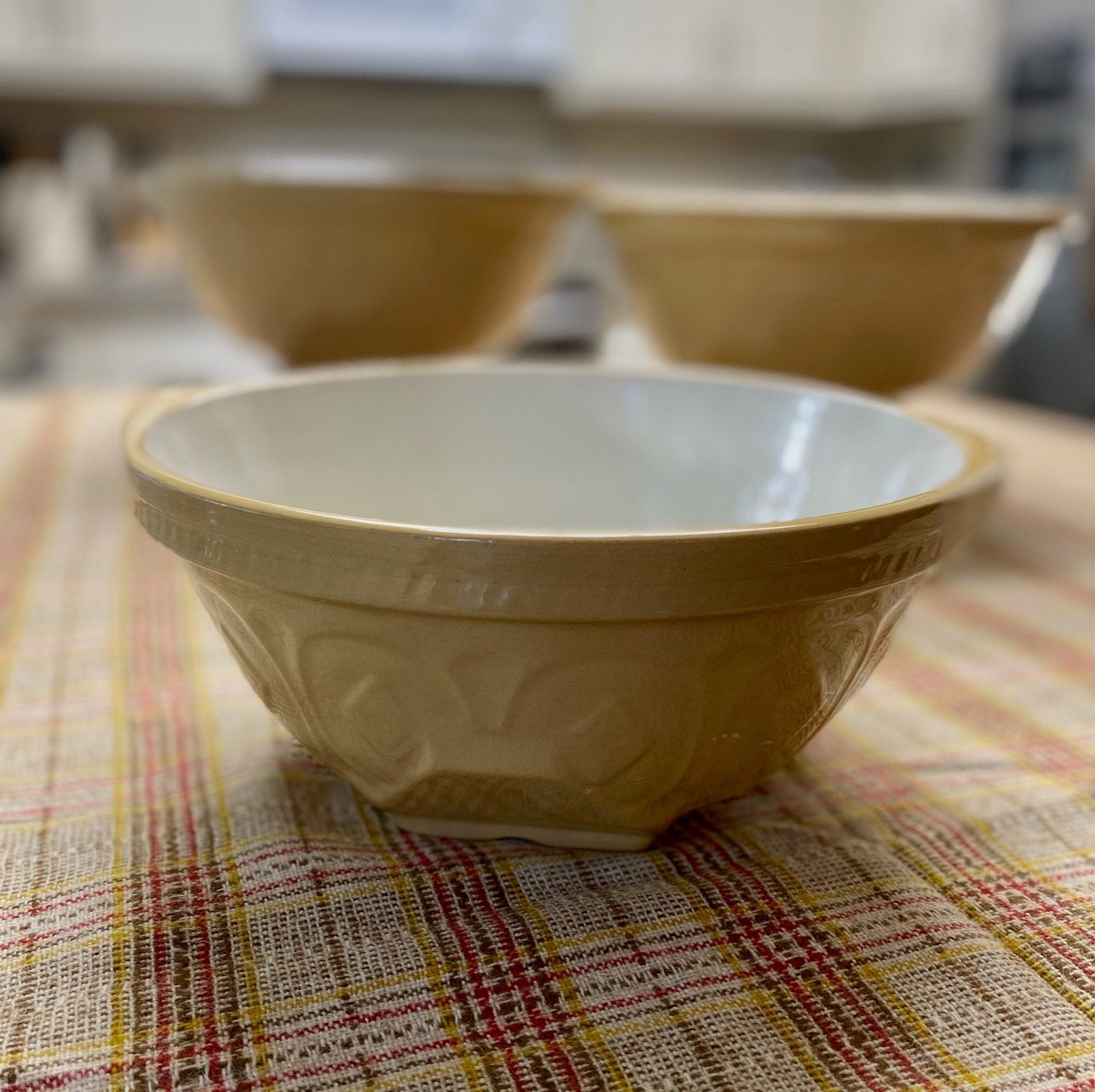 Home & Living Mixing Bowls T.G Green Yellow Ware White Interior