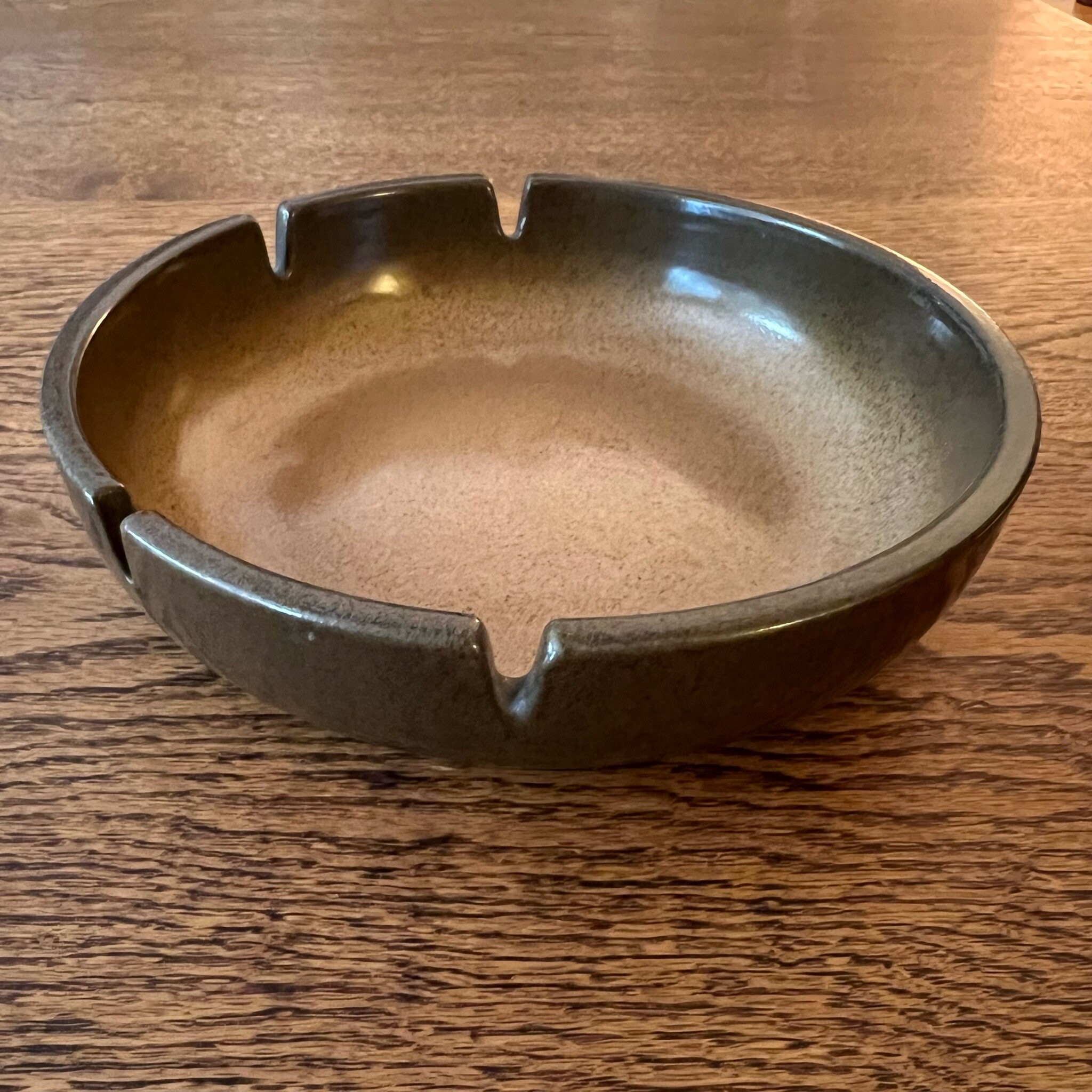 Heath Brownstone Jumbo Ashtray by Heath Ceramics | Heath 4-notch