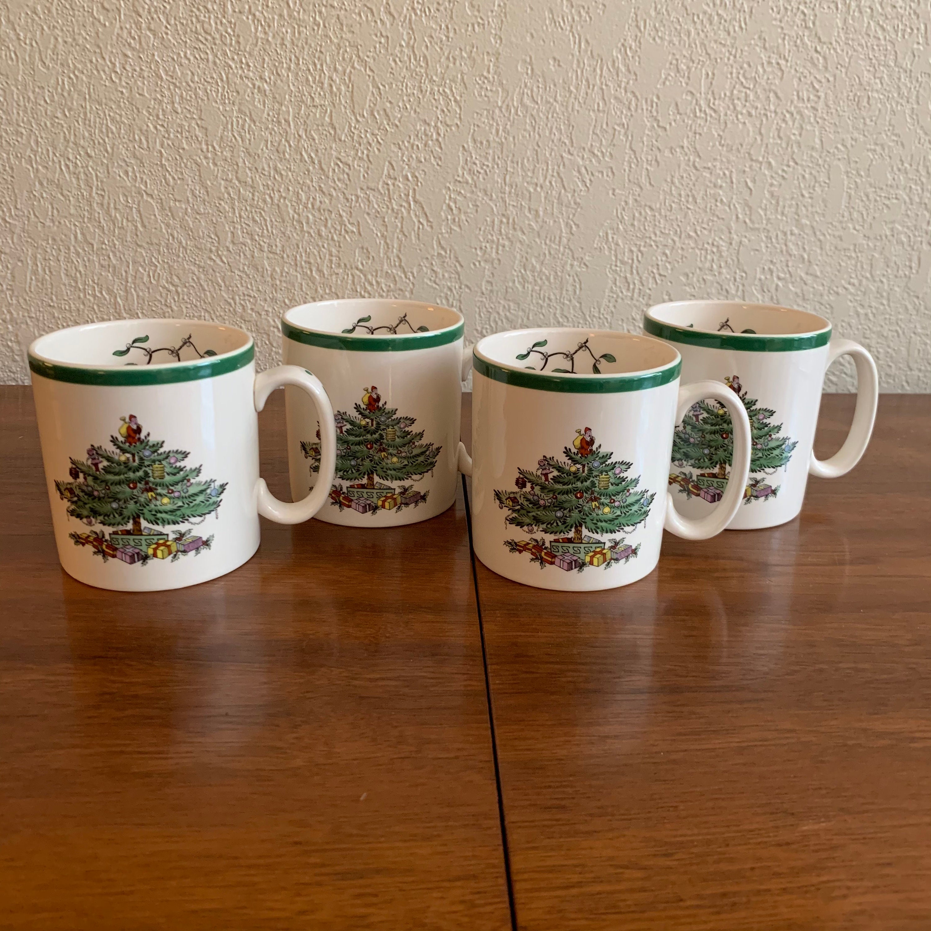 Set de 4 tazas de árbol de Navidad Tom \u0026 Jerry con ribete verde elaborado  en Inglaterra por Spode / Spode Christmas Tree Coffee Cups / Vintage Spode  - Etsy México, image size:3000x3000