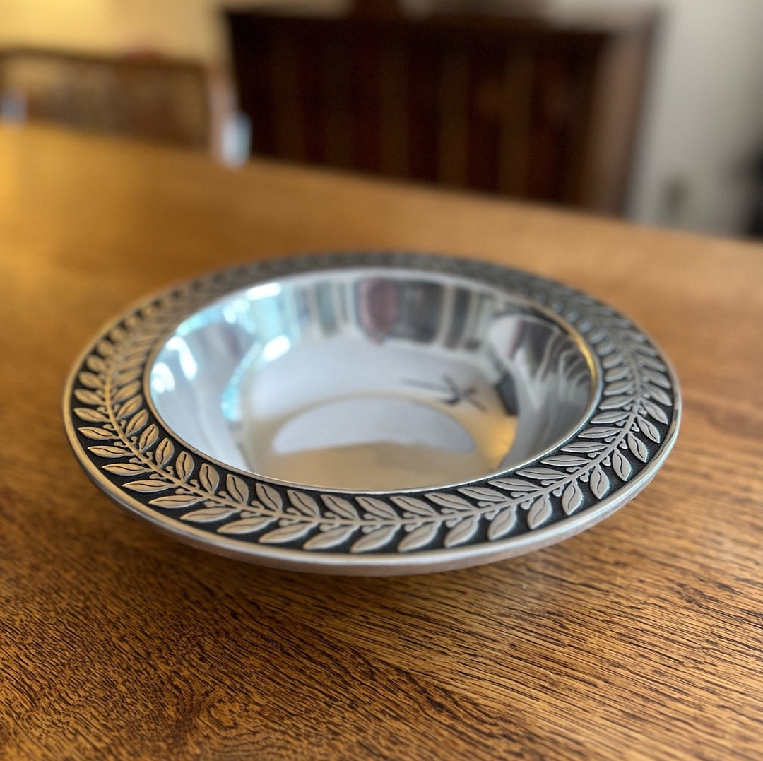 Wilton armetale platter hot sale