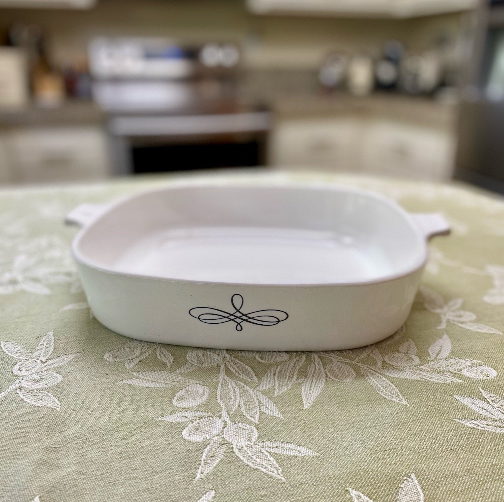 Black Trefoil P-22-ES Electromatic Skillet Dish by Corning Ware