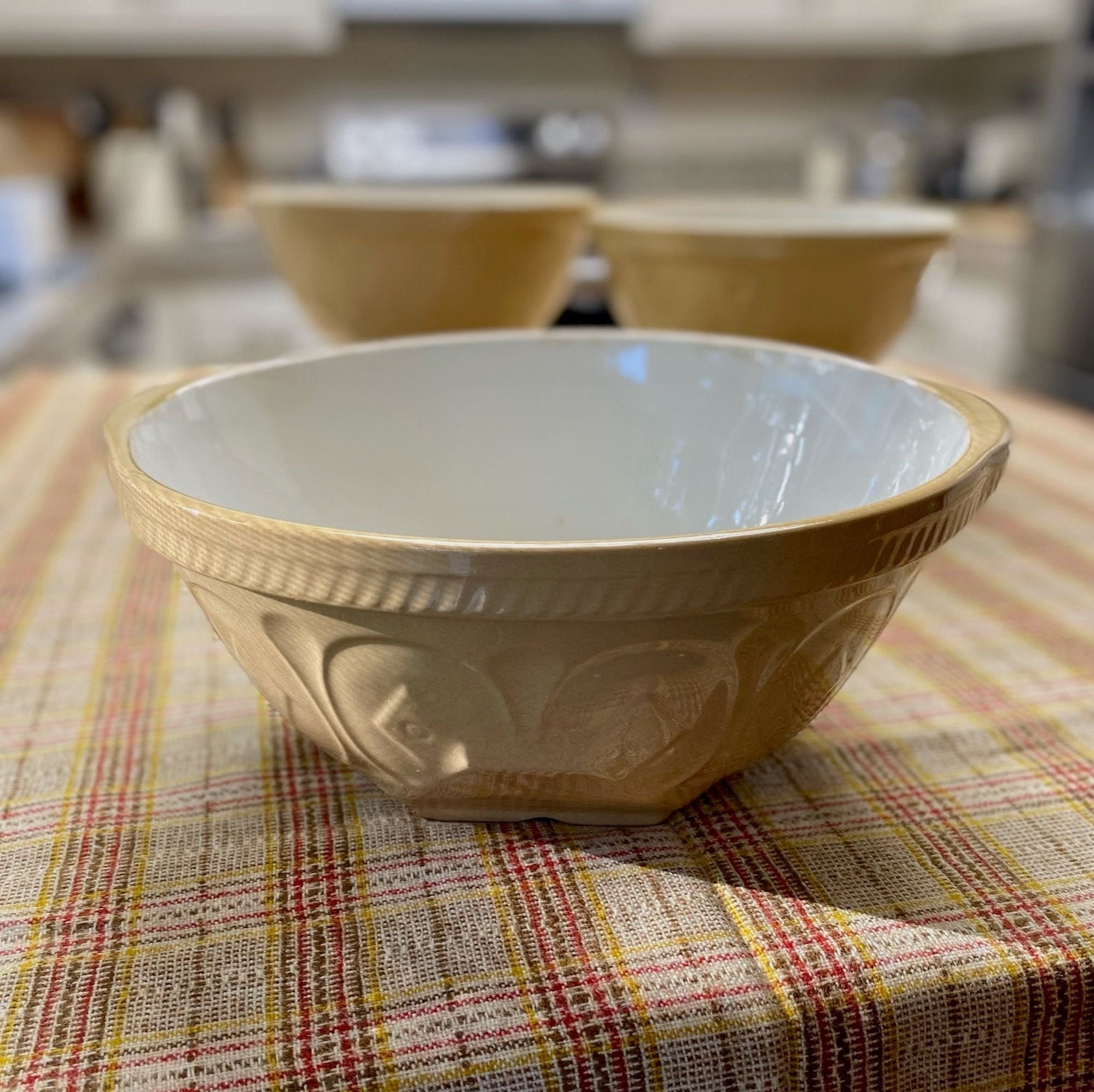 Vintage Gripstand 12 Mixing Bowl by T.G. Green Church Gresley Made in  England Gripstand 12's T.G. Green Yellow Ware White Interior 