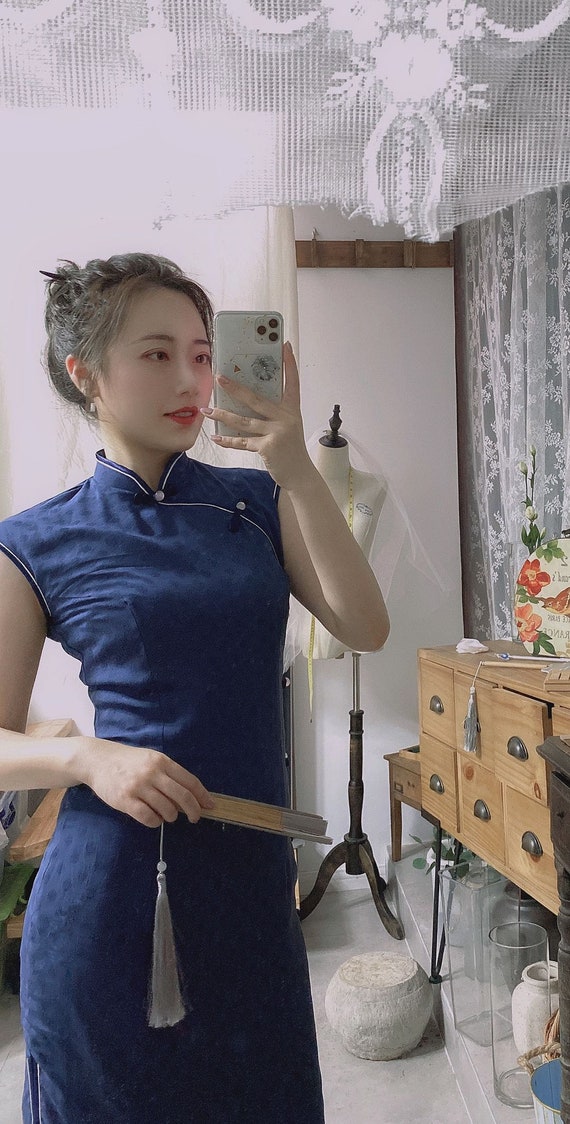blue cheongsam
