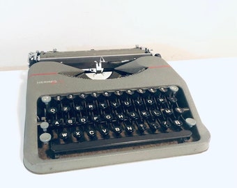 HERMES "Baby" Typewriter Grey Color (Original case) Great Conditions