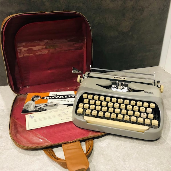 ROYAL "Royalite" Typewriter Grey Color (Etui d'origine) Excellentes conditions