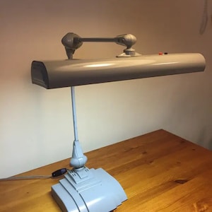 Industrial Floating Desk Lamp from the 50s adapted to European Electrical System Good Conditions