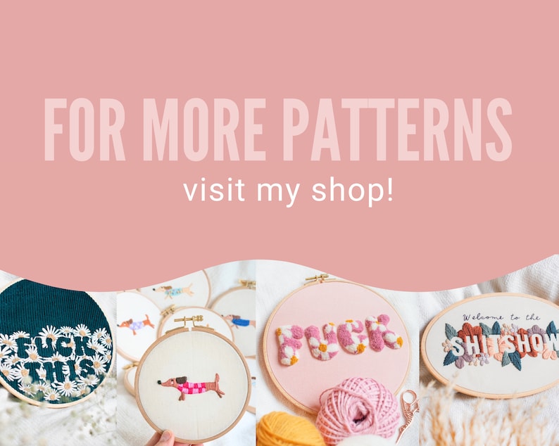 Pode incluir: Uma cole&ccedil;&atilde;o de aros de bordado com v&aacute;rios desenhos, incluindo um dachshund, a palavra "F*CK THIS" e a frase "Welcome to the SH*TSHOW". O texto "FOR MORE PATTERNS visit my shop!" &eacute; exibido em um fundo rosa.