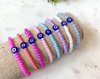 Pulsera de cuentas delicadas con mal de ojo / Mal De Ojo- Elige tu color