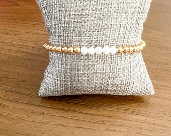 Pearl & Gold Dainty Stackable Bracelet