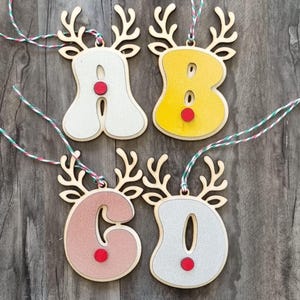Personalisierter Monogramm Geschenkanhänger oder Baumschmuck - Perfekt für Weihnachten - Einzigartige Verzierung und Weihnachtstischdekoration