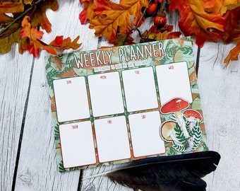 WEEKLY PLANNER: Red Mushroom Weekly Planner , Red Mushroom Stationery , Red Mushroom Art , Red Mushroom Notepad , Mushroom Planner