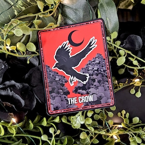 MAGNET: Krähe Tarot Karten Stil, Roter Tarot Karten Stil Dekorativer Magnet, Krähe Dekorativer Magnet, Omen Magnet